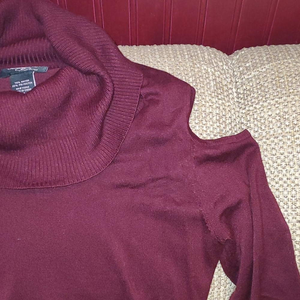 *Sexy Red Sweater - Picture 2 of 3